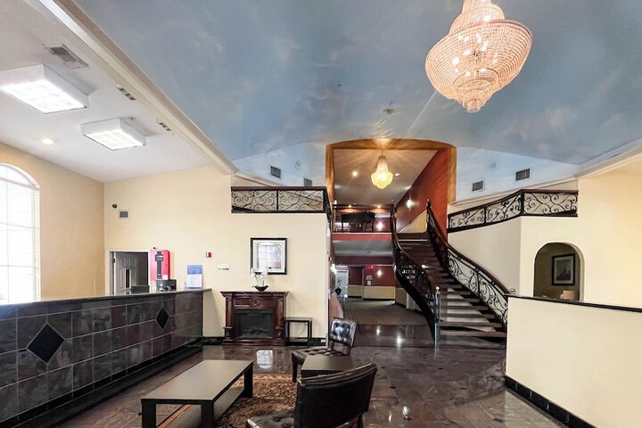 Entrance & Lobby