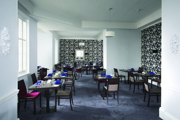 Dining 62 of 100