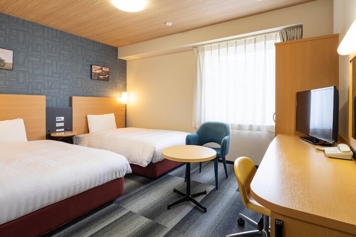 Room 5 of 48