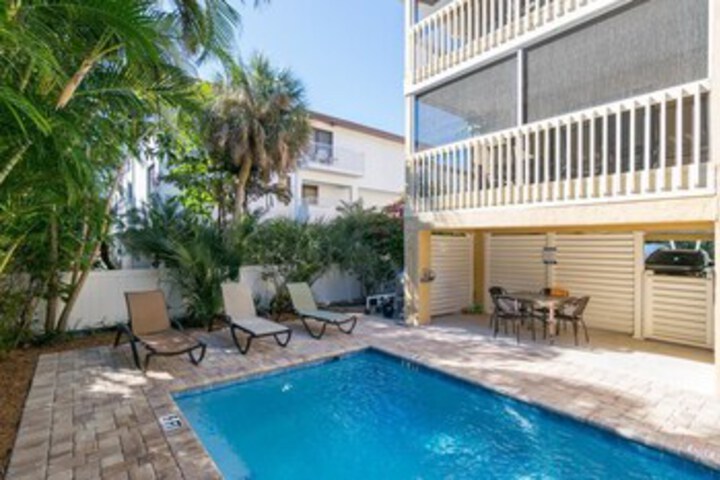 Pool 16 of 36