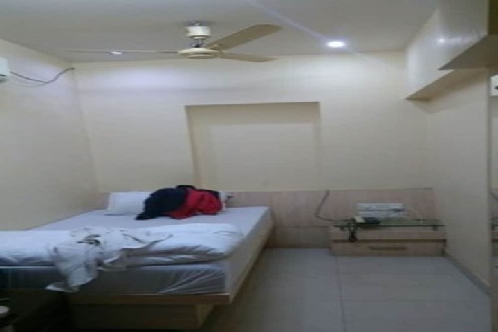 Room 13 of 21