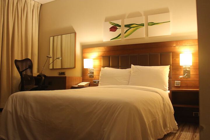 Room 7 of 70