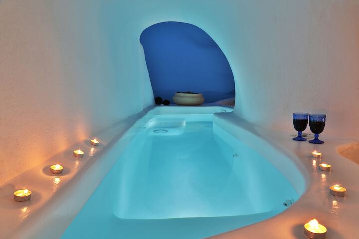 Hot Tub 15 of 18