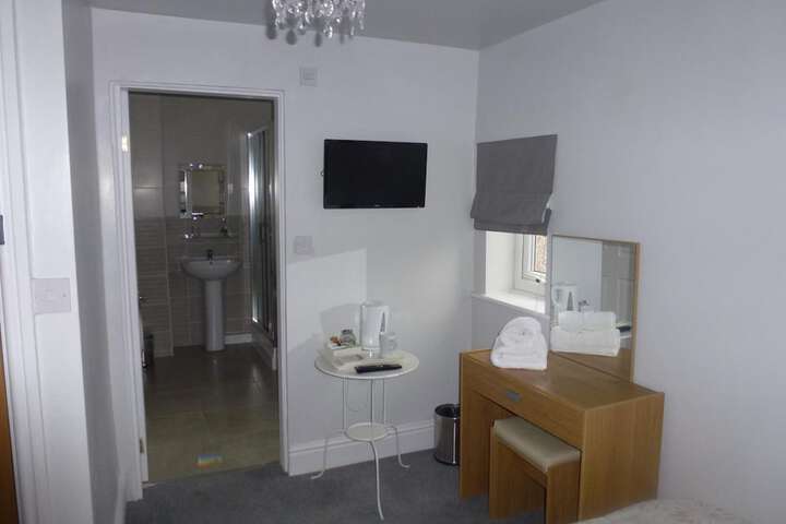 Room 14 of 37