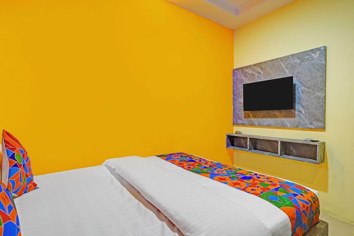 Room 13 of 27