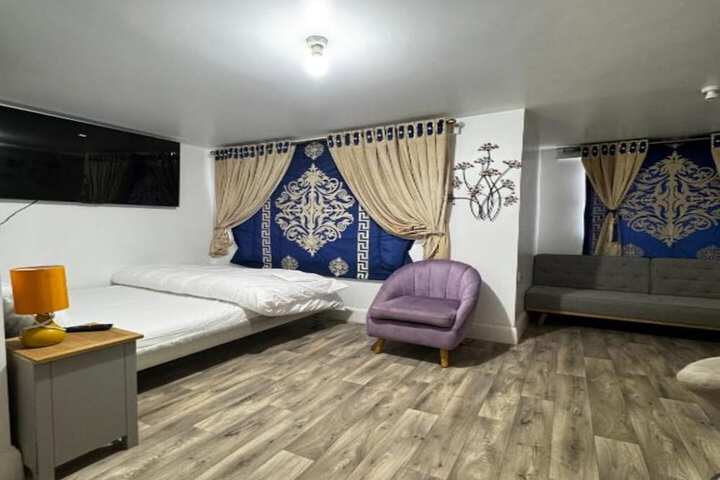 Room 16 of 23