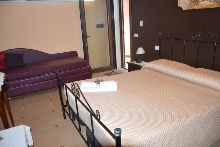 Room 18 of 74