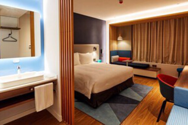 Room 17 of 20