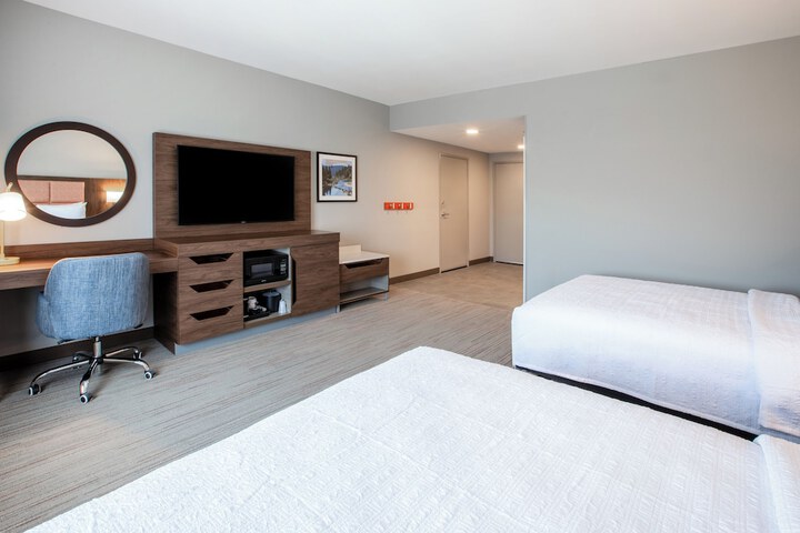 Room 13 of 39