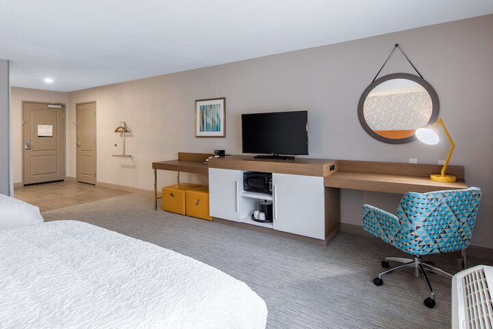 Room 25 of 46