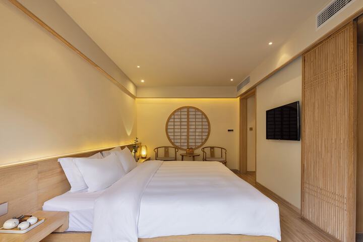 Room 43 of 86