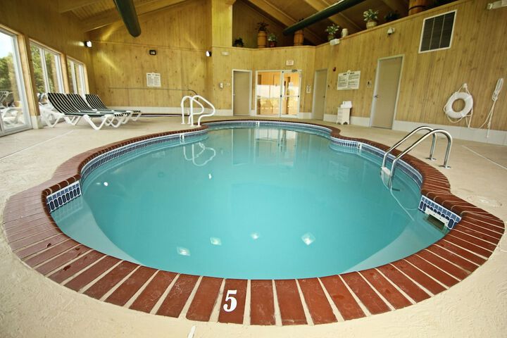 Pool Hotel