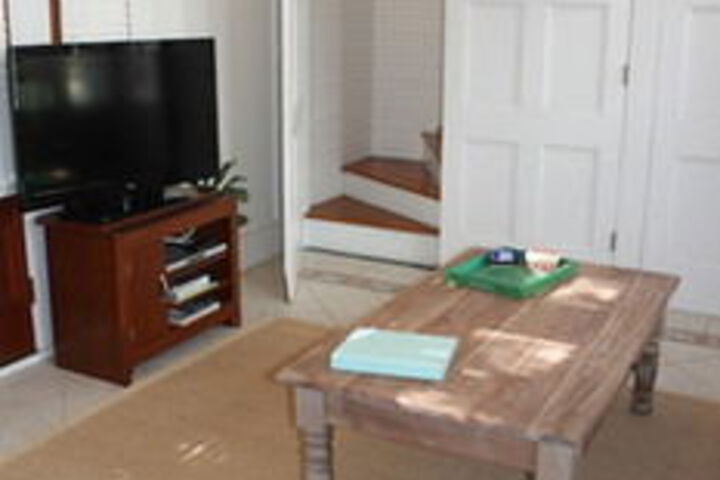Room 9 of 11