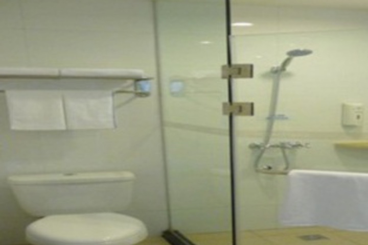 Room 3 of 10