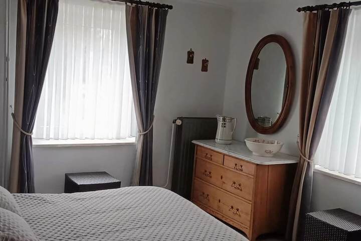 Room 3 of 41