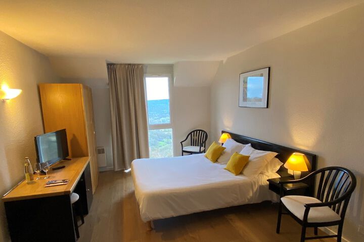 Room 4 of 37