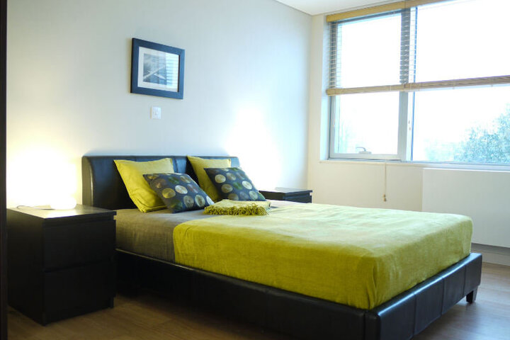 Room 7 of 9