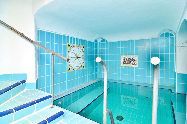 Pool Hotel