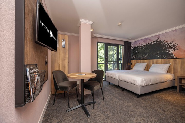 Room 16 of 42