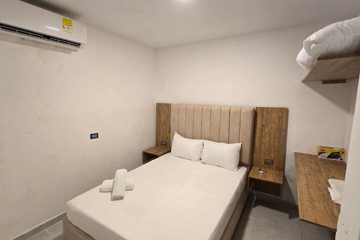 Room 3 of 8