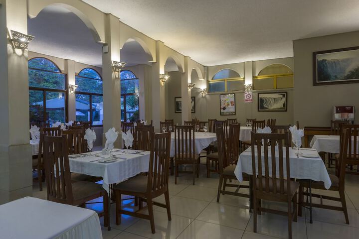 Dining Photos