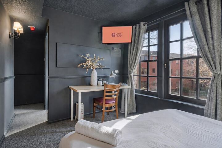 Room 2 of 51