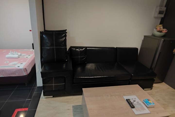 Room 2 of 30