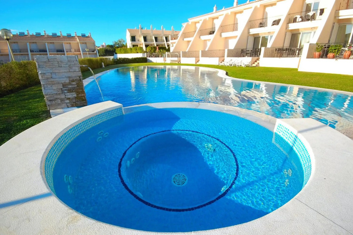 Pool 9 of 17
