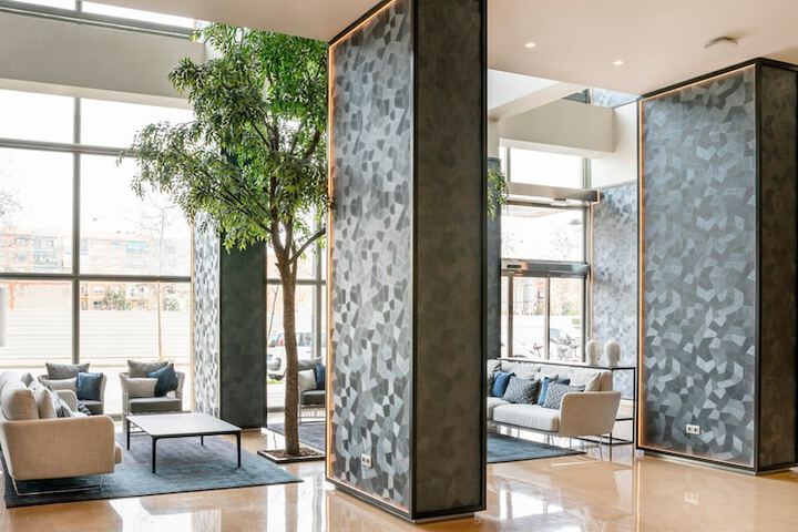 Entrance & Lobby