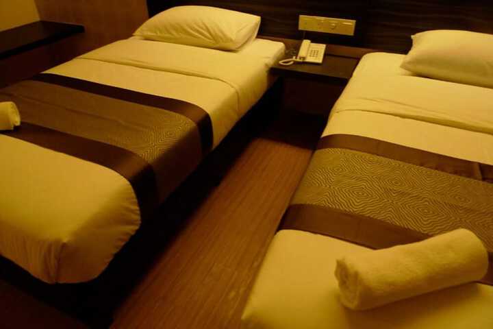 Room 8 of 36