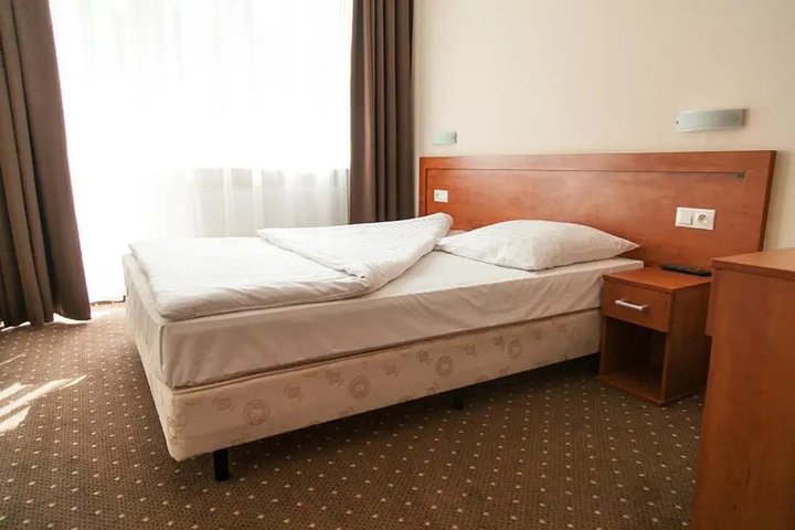 Room 2 of 11