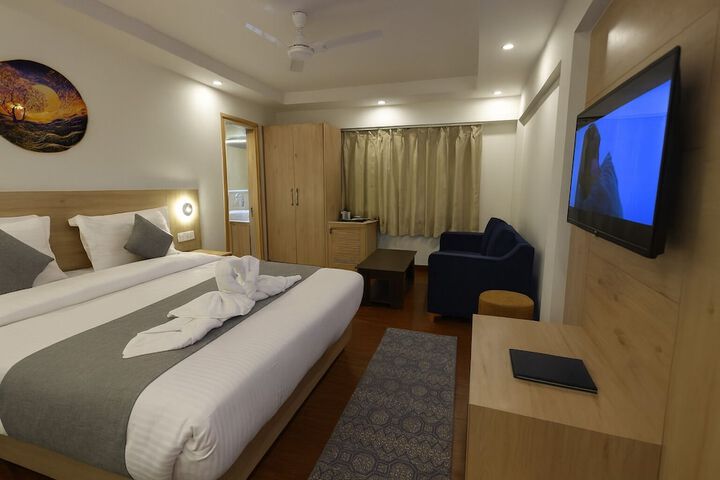 Room 17 of 38