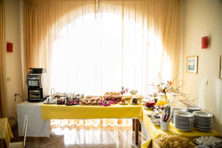 Breakfast/Coffee Service 49 of 111