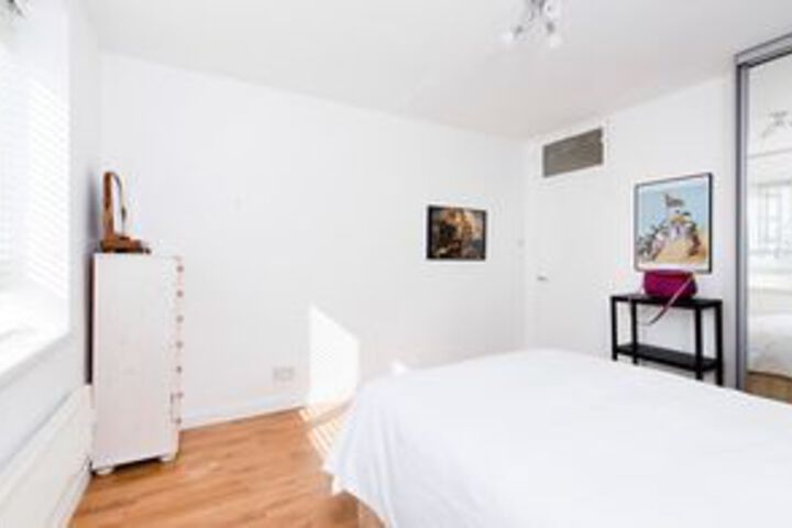 Room 9 of 23