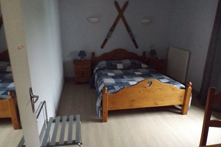 Room 4 of 27