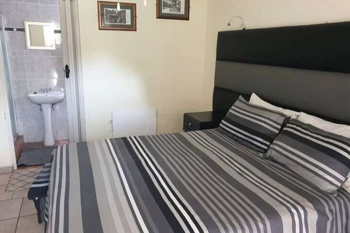 Room 2 of 16
