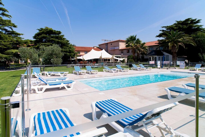 Hotel with Pool