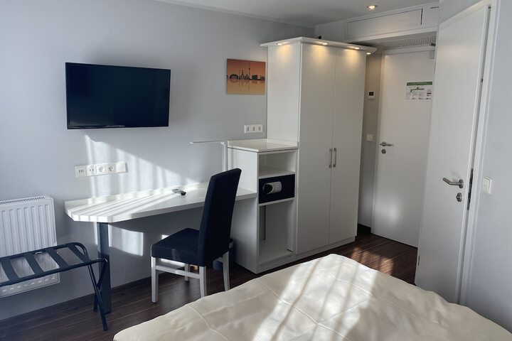 Room 15 of 78