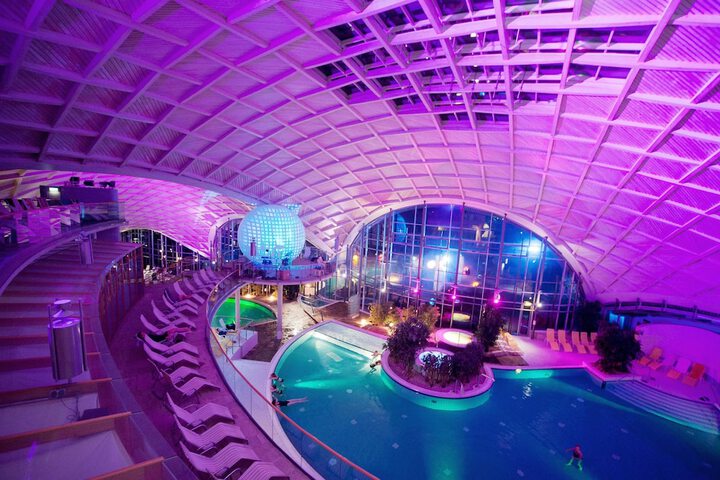 Hotel with Pool