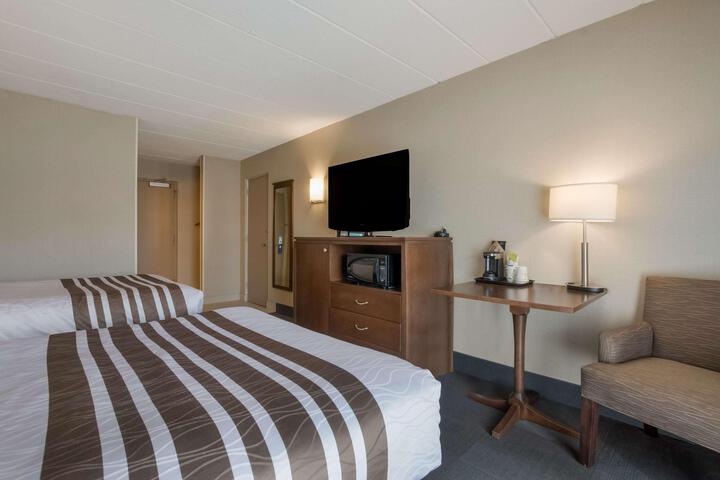 1 Queen Bed Sofa Bed Refrigerator WiFi Full Breakfast (23 of 31)