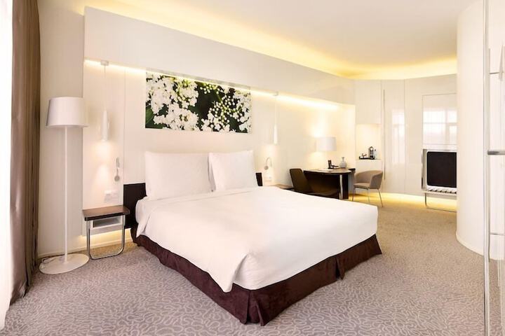 Room 21 of 50