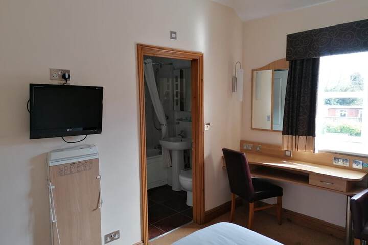 Room 16 of 44
