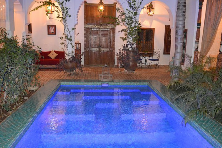 Hotel 2 of 107
