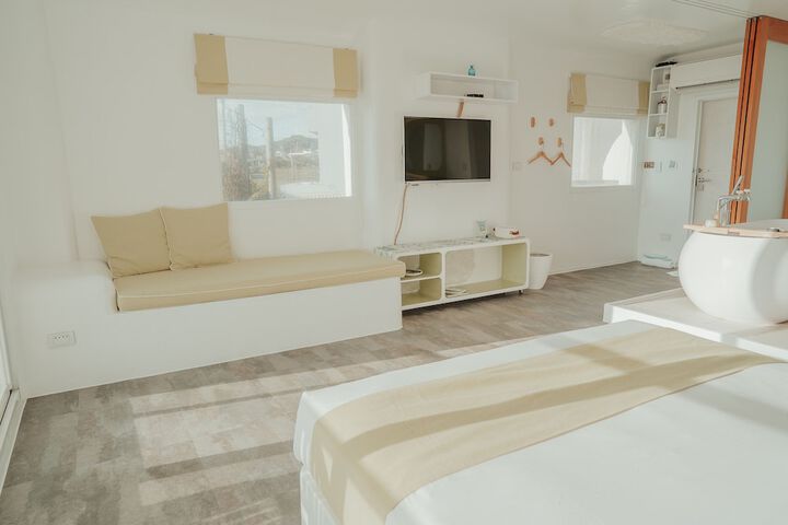 Room 73 of 94