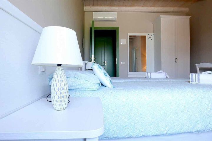 Room 6 of 7
