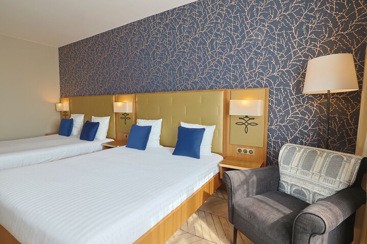 Room 15 of 72