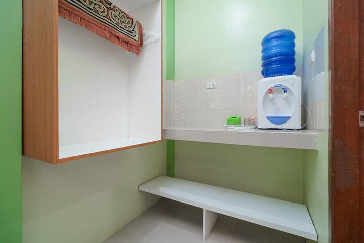 Room 6 of 12