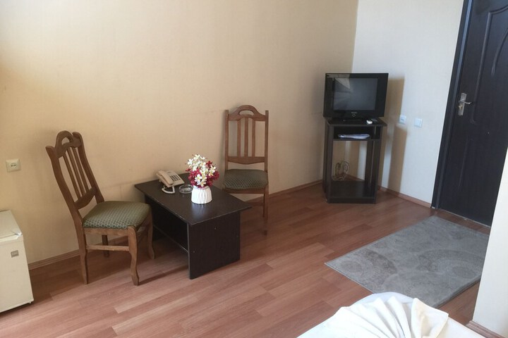 Room 13 of 23