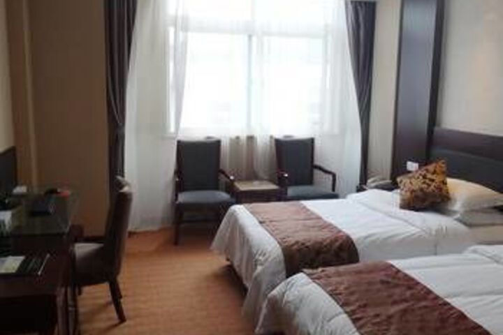Room 8 of 10