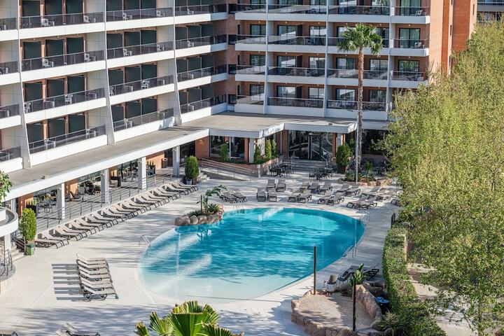 Pools & Facilities